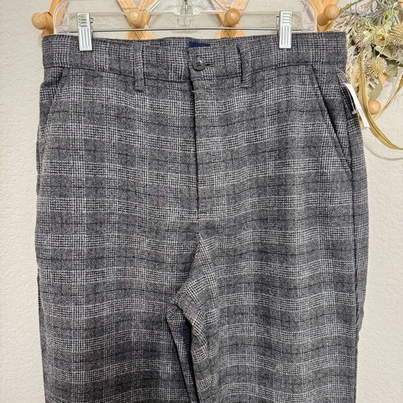NWT! GAP Men’s Wool Blend Plaid Relaxed Trousers Pants Size 31x32 - Picture 4 of 9